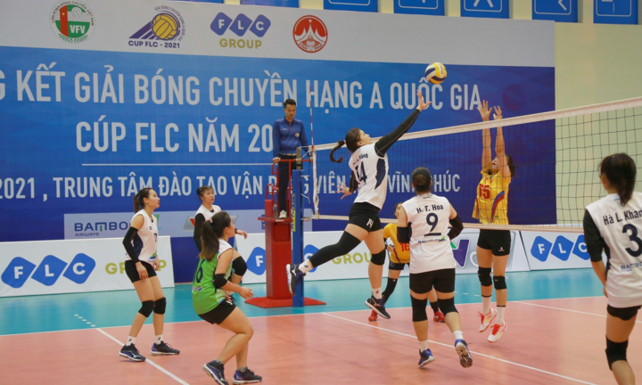 Ông Trịnh Văn Quyết thưởng đội bóng chuyền nữ Bamboo Airways Vĩnh Phúc 2 tỷ đồng