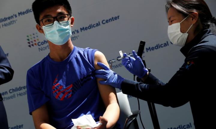 Các nước tiêm vaccine ngừa COVID-19 cho trẻ em thế nào?