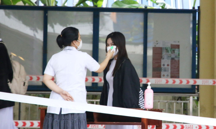 Đà Nẵng: 1 giáo viên mắc COVID-19, dừng học trực tiếp một số lớp