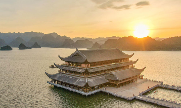 ‘Vịnh Hạ Long trên cạn’ ở Hà Nam: Ngôi chùa lớn nhất thế giới, đẹp như tranh