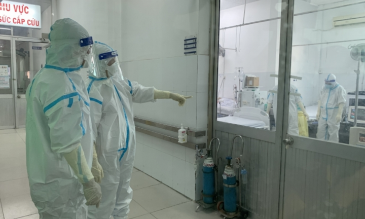 TP.HCM ra văn bản khẩn, yêu cầu duy trì các bệnh viện dã chiến điều trị COVID-19