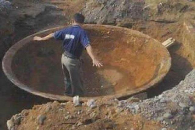 Đào móng xây nhà, phát hiện cổ vật khổng lồ kỳ lạ