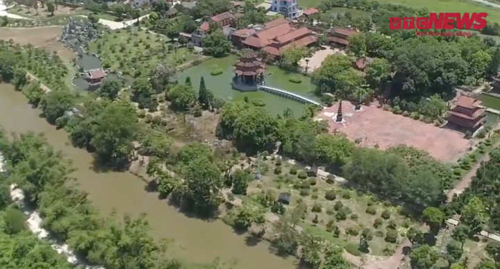 Video: Khám phá ngôi làng 200 tuổi giữ được vẻ cổ kính nguyên vẹn nhất Việt Nam