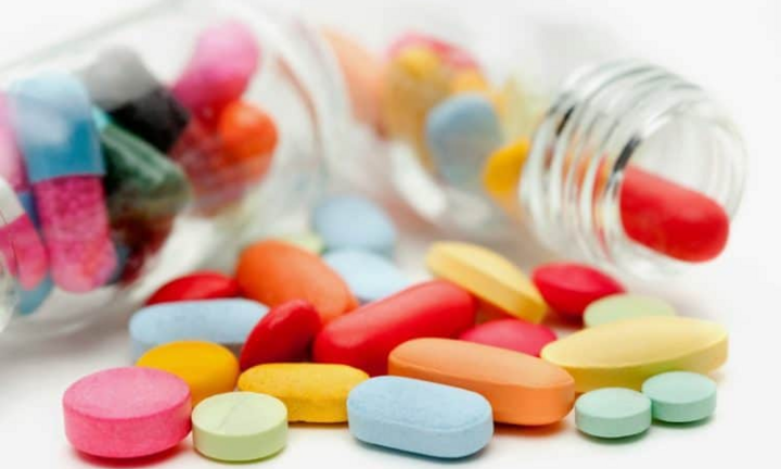 Bộ Y tế cảnh báo tình trạng 'tẩy date' thuốc để bán ra thị trường