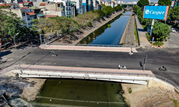 Cận cảnh cây cầu mỗi mét trị giá gần 1 tỷ đồng ở Hà Nội