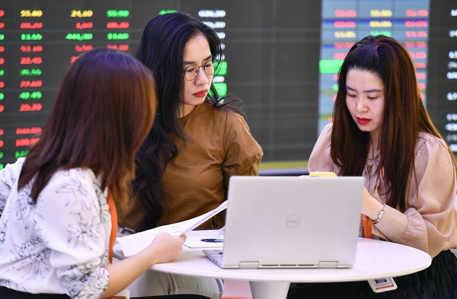 Kỷ lục hơn 220.000 tài khoản chứng khoán mở mới