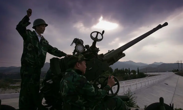Trung Quốc dùng đạn pháo để 'hô mưa, gọi gió' 