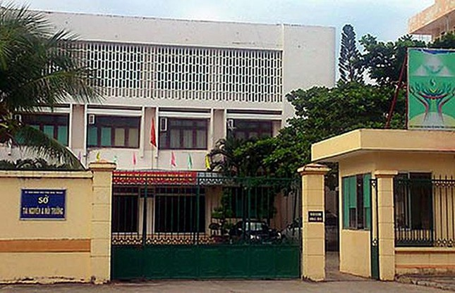 Chấp thuận cho Chi cục trưởng Chi cục Quản lý đất đai Bình Thuận thôi chức