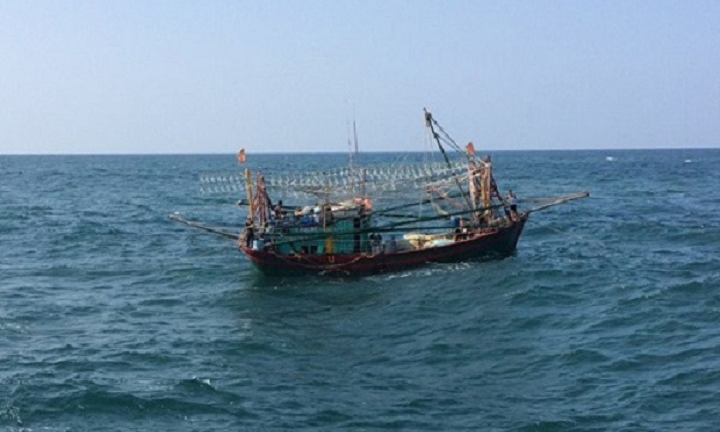 Tàu cá trôi tự do trong thời tiết xấu, 15 ngư dân kêu cứu ở Hoàng Sa