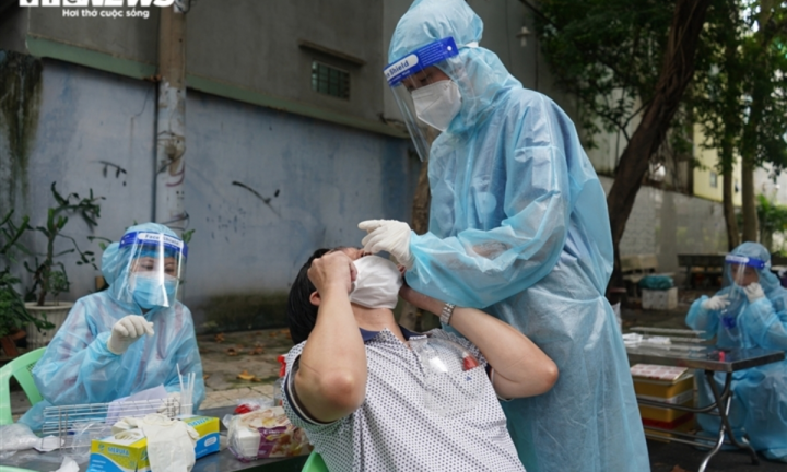 Bình Dương làm rõ vụ công nhân bị trừ 4,5 triệu đồng phí xét nghiệm vào lương