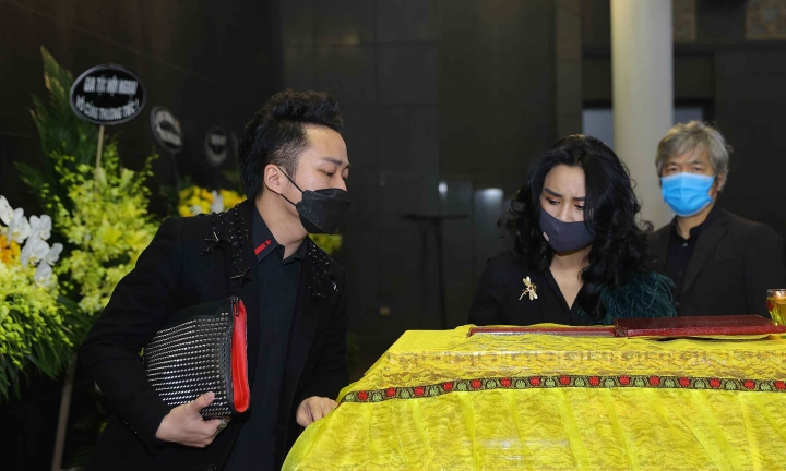 Các nghệ sĩ, người hâm mộ tiễn biệt nhạc sĩ Phú Quang 