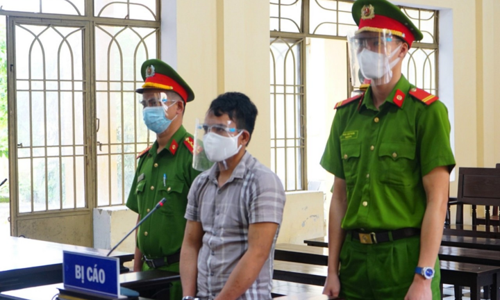 Mâu thuẫn với vợ rồi xuống tay đâm chết con, gã đàn ông lĩnh án chung thân