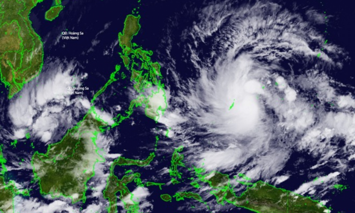 Bão Rai giật cấp 16 trước khi đổ bộ Philippines, sẽ rất mạnh khi vào Biển Đông
