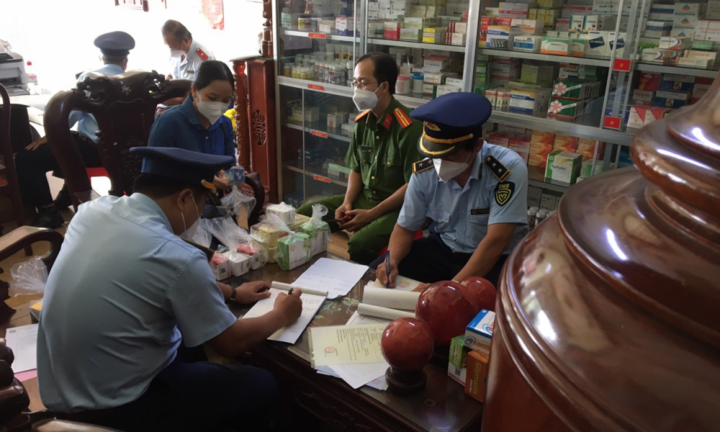 Giám định chất lượng 20 mẫu thực phẩm chức năng tại 7 quầy thuốc Tiền Giang