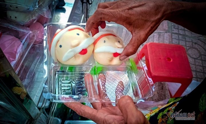 Bánh bao ông già Noel đắt khách dịp Giáng sinh