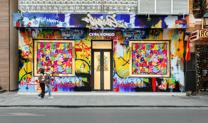 Hà Nội: Phố Tràng Tiền khác lạ nhờ các tác phẩm của hoạ sĩ nổi tiếng Cyril Kongo