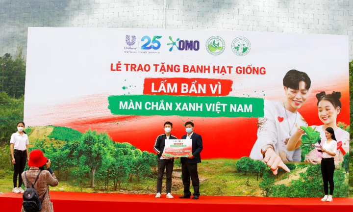 OMO trao tặng 40.000 banh hạt giống cho rừng phòng hộ Việt Nam