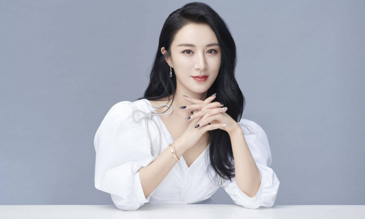 'Nữ hoàng livestream' Vi Á bị cấm hoạt động trên mạng xã hội do trốn thuế