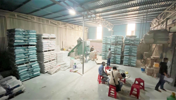 Bắt vợ chồng Giám đốc công ty sản xuất bột trát tường giả thương hiệu nổi tiếng