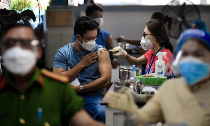 TP.HCM yêu cầu tiêm vaccine cho F0 vừa khỏi bệnh