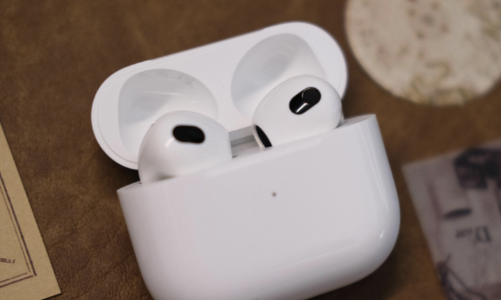 AirPods chỉ mất 5 năm để trở thành sản phẩm biểu tượng
