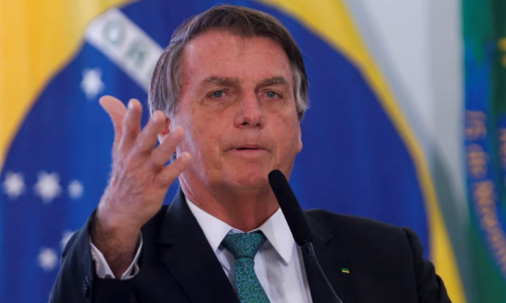 Tổng thống Brazil nhất quyết không cho con gái tiêm vaccine COVID-19