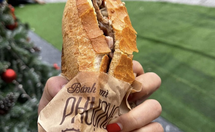Du khách tẩy chay bánh mì Phượng, chủ quán cam kết không tái phạm