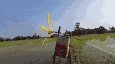 Video: Nông dân chế thiết bị phát âm thanh đuổi chim, chuột trên ruộng lúa