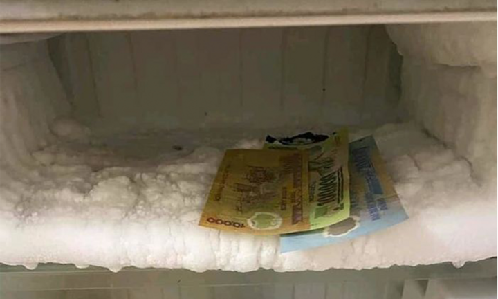 Đi chợ về không thấy tiền dư, cô gái ngã ngửa tìm ra ở nơi không liên quan