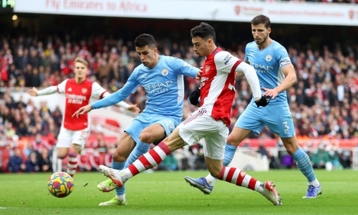 Kết quả Ngoại Hạng Anh: Thủng lưới phút bù giờ, Arsenal thua đau Man City
