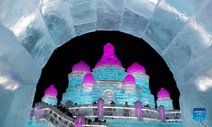 Lạc lối ở ‘thế giới băng’ có thật, đêm về nhìn cứ ngỡ như đang trên ‘tiên cảnh’