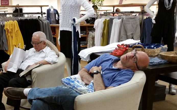 Trả giá siêu đắt khi bắt chồng cùng đi mua sắm