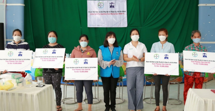 Bayer cùng Hội Phụ nữ từ thiện TP.HCM chung tay hỗ trợ cộng đồng sau dịch
