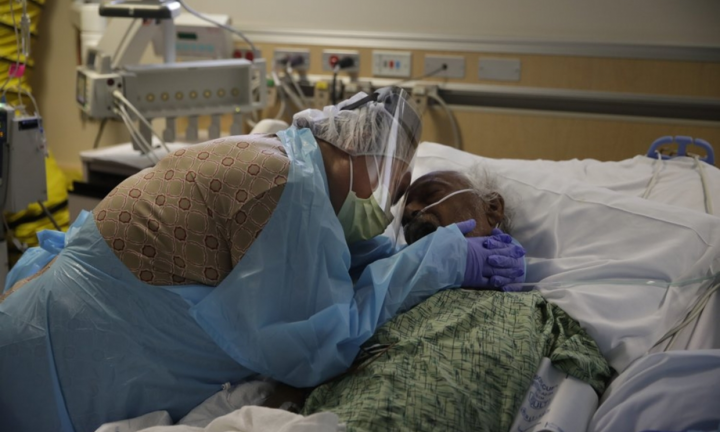 Mỹ triển khai 1.000 nhân viên quân y tới hỗ trợ tại các điểm nóng Covid-19