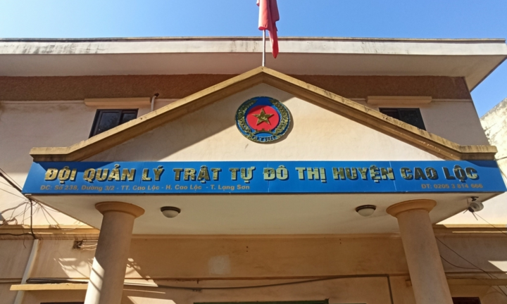 Nhận hối lộ 200 - 300 triệu đồng/xe để 'làm luật, xếp lốt' ở cửa khẩu Lạng Sơn