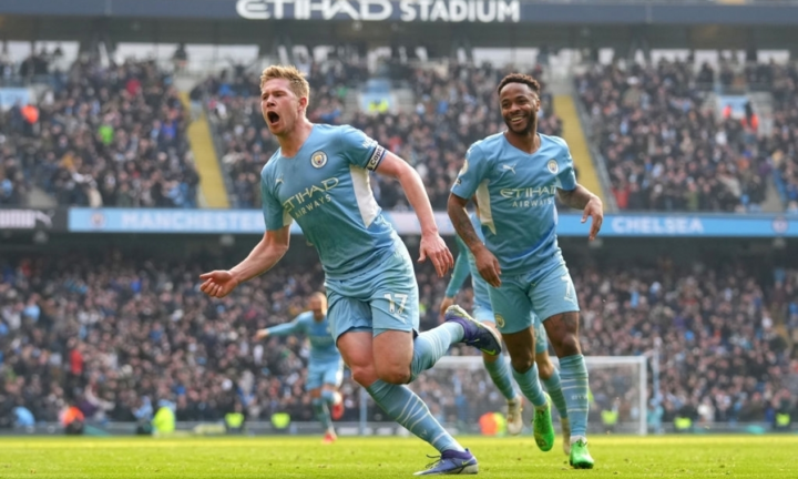 De Bruyne lập siêu phẩm, Man City bỏ xa Chelsea 13 điểm