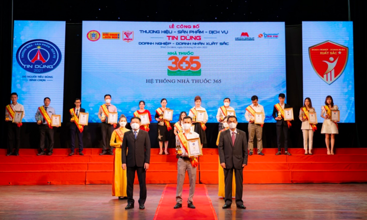 Nhà thuốc 365 được vinh danh Top 50 Thương hiệu Sản phẩm Dịch vụ tin dùng 2021