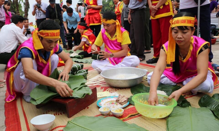 Nghệ nhân gói bánh chưng nhanh như máy, 60 phút gần 100 cái