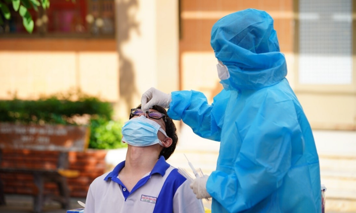 Nhìn lại chặng đường chống dịch 'cam go nhất lịch sử' ở TP.HCM trong năm qua