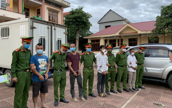 12 kẻ hành hung công an bị thương khi bảo vệ thiết bị điện gió lĩnh án