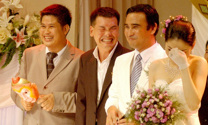 Chuyện bi hài trong đám cưới của sao Việt: Gọi thêm bàn vì fan đến xem quá đông