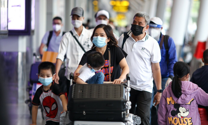 Tình hình dịch COVID-19 trái ngược giữa các địa phương