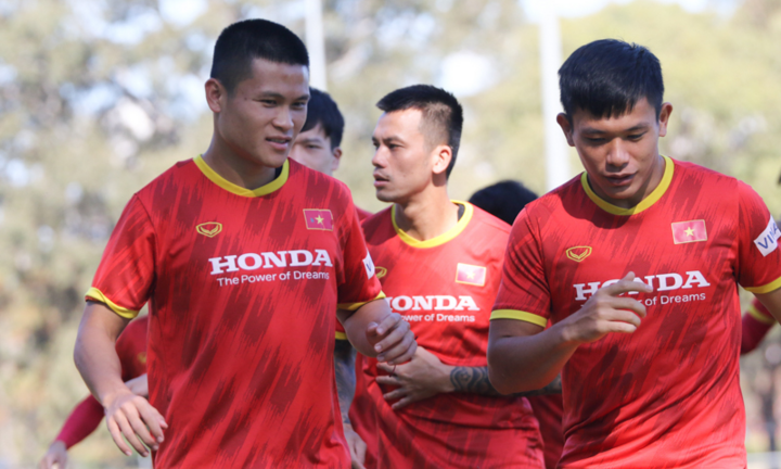 Tiền đạo tuyển Việt Nam: 'Nhớ nhà khi thi đấu vào những ngày giáp Tết' 