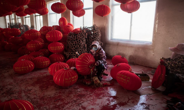 Video: Làng đèn lồng lớn nhất Trung Quốc ngập sắc đỏ, vàng