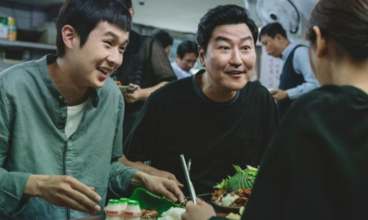 Tài tử Choi Woo Sik trở thành thần tượng từ những vai phụ