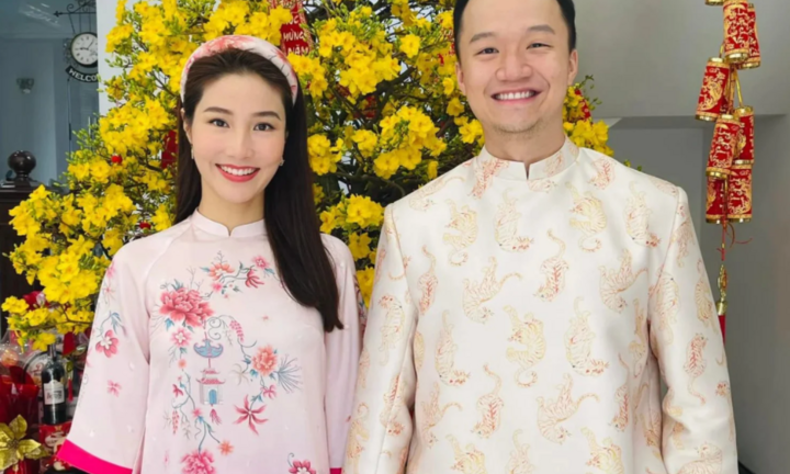 Ngày đầu năm của sao Việt