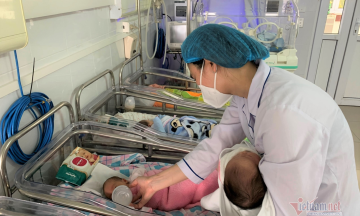 Tết đầu tiên của những em bé chào đời từ mẹ mắc COVID-19