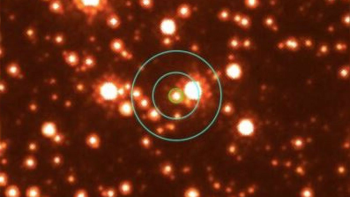 Lỗ đen lang thang bẻ cong không - thời gian, tạo ảo ảnh khắp thiên hà