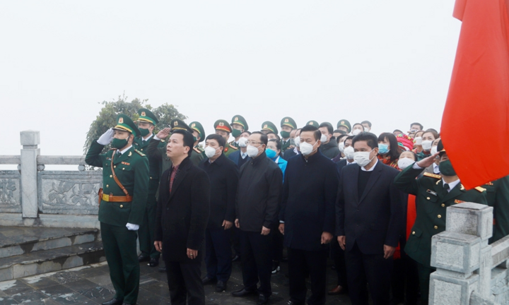 Lễ thượng cờ đầu xuân tại Cột cờ Quốc gia Lũng Cú 