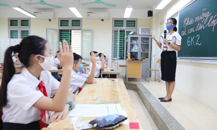 Trở lại trường kiểu kỳ dị: Học tại lớp buổi sáng, chiều về nhà trực tuyến